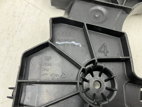 Ślizg Audi A6 C8 kombi 18-25r. lewe tylne mocowanie wspornik uchwyt zderzaka lewy tył 4k9807453 Ślizg Audi A6 C8 kombi 18-25r. lewe tylne mocowanie wspornik uchwyt zderzaka lewy tył 4k9807453