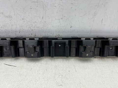 Ślizg Cupra Formentor 20r.- tylny środkowy wspornik zderzaka wzmocnienie 5ff807863