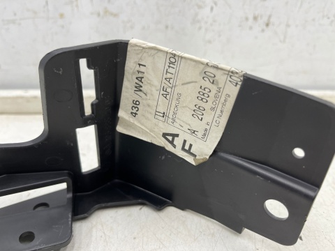 Ślizg Mercedes w206 C-klasa AMG line 21r.- NOWE prawe tylne dolne mocowanie zderzaka wspornik uchwyt prawy tył NOWY ORYGINALNY Ślizg Mercedes w206 C-klasa AMG line 21r.- NOWE prawe tylne dolne mocowanie zderzaka wspornik uchwyt prawy tył NOWY ORYGINALNY