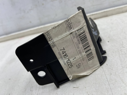 Ślizg Mercedes w206 C-klasa AMG line 21r.- NOWE prawe tylne dolne mocowanie zderzaka wspornik uchwyt prawy tył NOWY ORYGINALNY Ślizg Mercedes w206 C-klasa AMG line 21r.- NOWE prawe tylne dolne mocowanie zderzaka wspornik uchwyt prawy tył NOWY ORYGINALNY