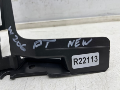 Ślizg Mercedes w206 C-klasa AMG line 21r.- NOWE prawe tylne dolne mocowanie zderzaka wspornik uchwyt prawy tył NOWY ORYGINALNY Ślizg Mercedes w206 C-klasa AMG line 21r.- NOWE prawe tylne dolne mocowanie zderzaka wspornik uchwyt prawy tył NOWY ORYGINALNY