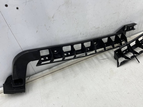 Ślizg Skoda Octavia 3 III 5e KOMBI 12-16r. tylny środkowy wspornik zderzaka wzmocnienie 5e9807864 5e9807863 Ślizg Skoda Octavia 3 III 5e KOMBI 12-16r. tylny środkowy wspornik zderzaka wzmocnienie 5e9807864 5e9807863