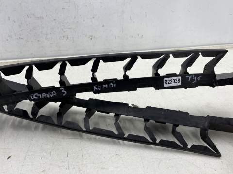 Ślizg Skoda Octavia 3 III 5e KOMBI 12-16r. tylny środkowy wspornik zderzaka wzmocnienie 5e9807864 5e9807863 Ślizg Skoda Octavia 3 III 5e KOMBI 12-16r. tylny środkowy wspornik zderzaka wzmocnienie 5e9807864 5e9807863