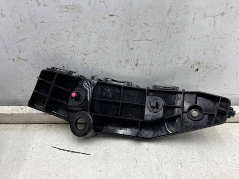 Ślizg Toyota Rav4 V XA50 19-25r.  prawe przednie mocowanie zderzaka wspornik prawy przód 152535-42050 Ślizg Toyota Rav4 V XA50 19-25r.  prawe przednie mocowanie zderzaka wspornik prawy przód 152535-42050