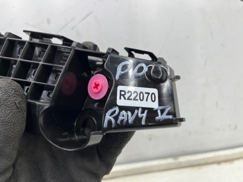 Ślizg Toyota Rav4 V XA50 19-25r.  prawe przednie mocowanie zderzaka wspornik prawy przód 152535-42050 Ślizg Toyota Rav4 V XA50 19-25r.  prawe przednie mocowanie zderzaka wspornik prawy przód 152535-42050