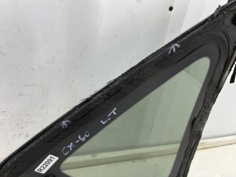 Szyba boczna Mazda CX-60 CX60 22r.-  trójkąt lewa tylna karoseryjna lewy tył oryginalna Szyba boczna Mazda CX-60 CX60 22r.-  trójkąt lewa tylna karoseryjna lewy tył oryginalna