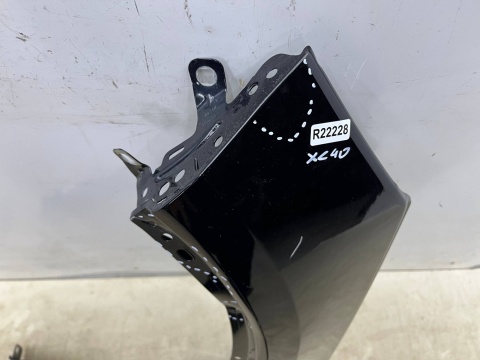 Błotnik Volvo XC40 17r.- lewy przedni lewy przód 31457583