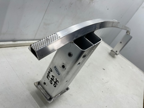 Belka zderzaka Volvo S60 III sedan V60 II kombi 18-24r. przednie dolne wzmocnienie zderzaka pasa dolna belka chłodnicy przód Belka zderzaka Volvo S60 III sedan V60 II kombi 18-24r. przednie dolne wzmocnienie zderzaka pasa dolna belka chłodnicy przód