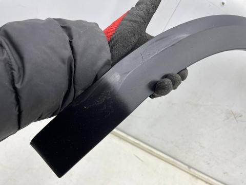 Listwa Citroen C4 III 20r.- lewy przedni rant nadkola błotnika nakładka lewy przód 9832959080 Listwa Citroen C4 III 20r.- lewy przedni rant nadkola błotnika nakładka lewy przód 9832959080