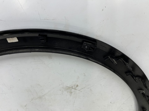 Listwa Citroen C4 III 20r.- lewy przedni rant nadkola błotnika nakładka lewy przód 9832959080 Listwa Citroen C4 III 20r.- lewy przedni rant nadkola błotnika nakładka lewy przód 9832959080