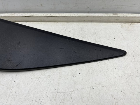 Listwa Iveco Daily 4 IV 14-19r. nakładka błotnika prawego przedniego prawy przód 5801847156 Listwa Iveco Daily 4 IV 14-19r. nakładka błotnika prawego przedniego prawy przód 5801847156