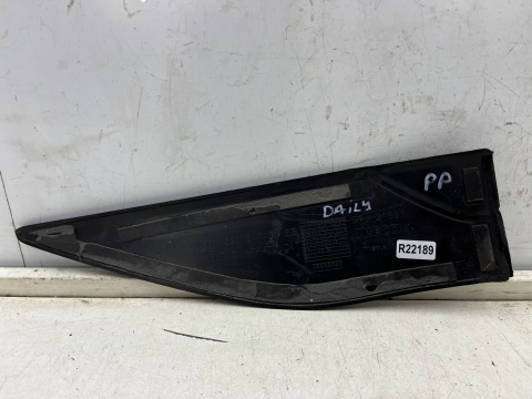 Listwa Iveco Daily 4 IV 14-19r. nakładka błotnika prawego przedniego prawy przód 5801847156 Listwa Iveco Daily 4 IV 14-19r. nakładka błotnika prawego przedniego prawy przód 5801847156