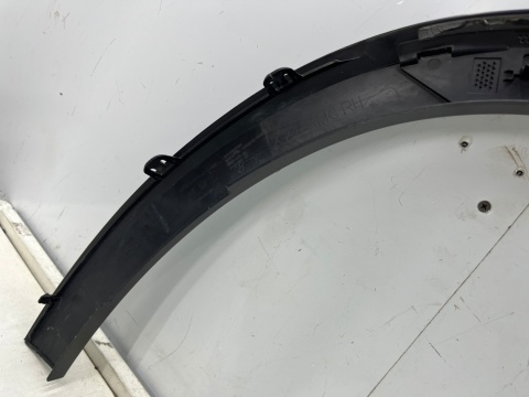 Listwa Mercedes GLB x247 AMG 19r.- prawy przedni rant nadkola błotnika nakładka prawy przód a2478858002 Listwa Mercedes GLB x247 AMG 19r.- prawy przedni rant nadkola błotnika nakładka prawy przód a2478858002