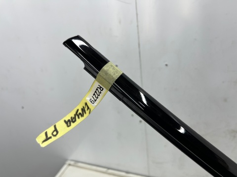 Listwa Skoda Enyaq iV 20r.- prawa tylna listwa zgarniająca uszczelka zewnętrzna szyby drzwi prawy tył Listwa Skoda Enyaq iV 20r.- prawa tylna listwa zgarniająca uszczelka zewnętrzna szyby drzwi prawy tył