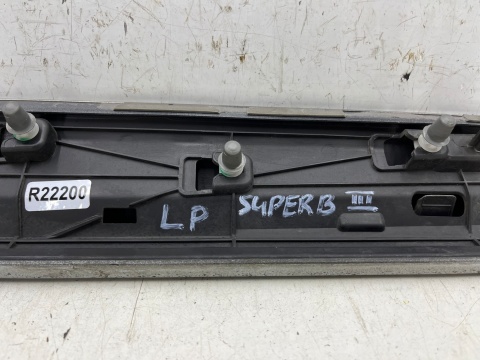 Listwa Skoda Superb 3 III sedan kombi 15-24r. lewa przednia listwa dolna drzwi lewy przód 3v0853293 Listwa Skoda Superb 3 III sedan kombi 15-24r. lewa przednia listwa dolna drzwi lewy przód 3v0853293