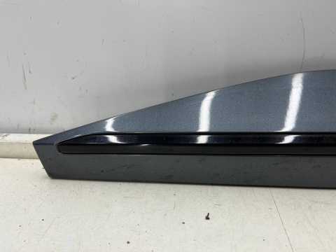 Listwa Skoda Superb 3 III sedan kombi SPORTLINE 15-24r. lewa przednia listwa dolna drzwi lewy przód 3v0854939