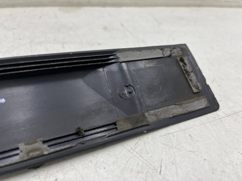 Listwa Volvo XC90 I 02-16r. LEWA tylna nakładka drzwi boczna lewy tył 09483887 Listwa Volvo XC90 I 02-16r. LEWA tylna nakładka drzwi boczna lewy tył 09483887