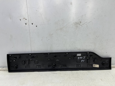 Listwa Volvo XC90 II LIFT 24r.-  PRAWA tylna dolna nakładka drzwi boczna prawy tył 3984657 Listwa Volvo XC90 II LIFT 24r.-  PRAWA tylna dolna nakładka drzwi boczna prawy tył 3984657