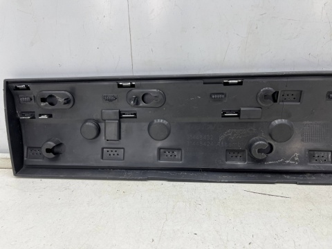 Listwa Volvo XC90 II LIFT 24r.-  PRAWA tylna dolna nakładka drzwi boczna prawy tył 3984657 Listwa Volvo XC90 II LIFT 24r.-  PRAWA tylna dolna nakładka drzwi boczna prawy tył 3984657