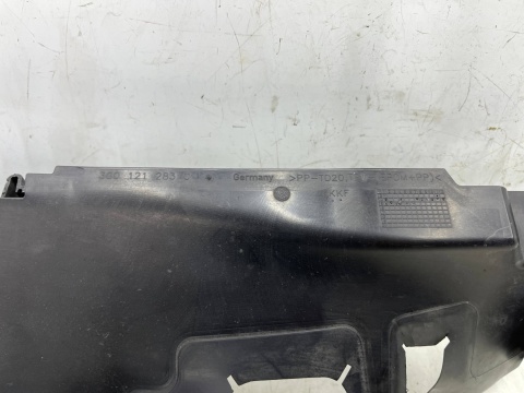 Osłona chłodnicy WV Passat B8 14-19r. LEWA kierownica powietrza pasa przedniego wlot atrapy oryginalna 3g0121283c