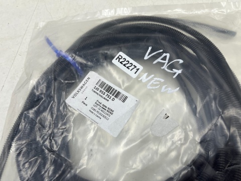 Przewód spryskiwaczy VW Volkswagen Audi Skoda Seat NOWA OE rura na płyn do szyb 1j0955751d Przewód spryskiwaczy VW Volkswagen Audi Skoda Seat NOWA OE rura na płyn do szyb 1j0955751d