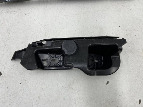 Ślizg Skoda Superb 3 III kombi 15-24r. tylne środkowe mocowanie i boczne wspornik uchwyt zderzaka tył KOMPLET Ślizg Skoda Superb 3 III kombi 15-24r. tylne środkowe mocowanie i boczne wspornik uchwyt zderzaka tył KOMPLET