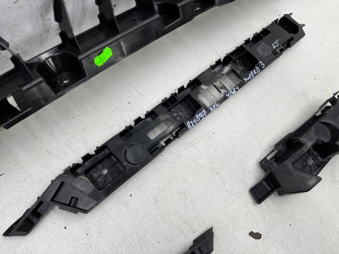 Ślizg Skoda Superb 3 III kombi 15-24r. tylne środkowe mocowanie i boczne wspornik uchwyt zderzaka tył KOMPLET Ślizg Skoda Superb 3 III kombi 15-24r. tylne środkowe mocowanie i boczne wspornik uchwyt zderzaka tył KOMPLET