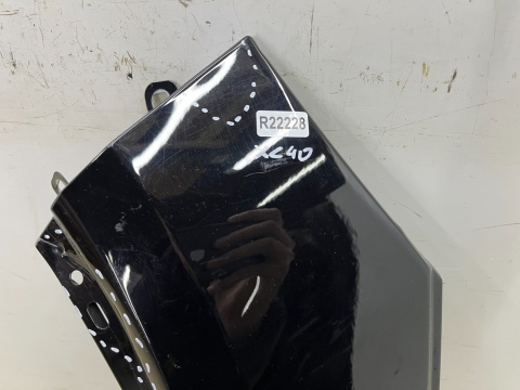 Błotnik Volvo XC40 17r.- lewy przedni lewy przód 31457583