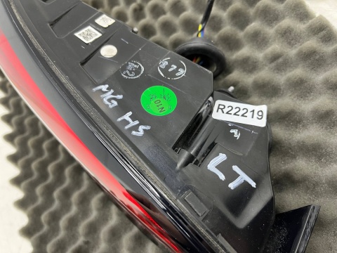 Lampa MG HS EHS 18-20r. lewa tylna w klapę bagażnika LED oryginalna EU 10420735 as23661182 Lampa MG HS EHS 18-20r. lewa tylna w klapę bagażnika LED oryginalna EU 10420735 as23661182