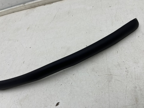 Uszczelka Porsche Cayenne II 7p 10-18r. NOWA OE lewa tylna guma drzwi uszczelnienie na błotnik lewy tylny karoseryjna wewnętrzna Uszczelka Porsche Cayenne II 7p 10-18r. NOWA OE lewa tylna guma drzwi uszczelnienie na błotnik lewy tylny karoseryjna wewnętrzna