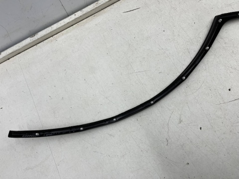 Uszczelka Porsche Cayenne II 7p 10-18r. NOWA OE lewa tylna guma drzwi uszczelnienie na błotnik lewy tylny karoseryjna wewnętrzna Uszczelka Porsche Cayenne II 7p 10-18r. NOWA OE lewa tylna guma drzwi uszczelnienie na błotnik lewy tylny karoseryjna wewnętrzna