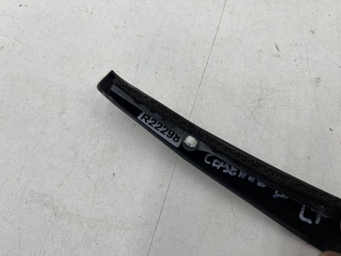 Uszczelka Porsche Cayenne II 7p 10-18r. NOWA OE lewa tylna guma drzwi uszczelnienie na błotnik lewy tylny karoseryjna wewnętrzna Uszczelka Porsche Cayenne II 7p 10-18r. NOWA OE lewa tylna guma drzwi uszczelnienie na błotnik lewy tylny karoseryjna wewnętrzna