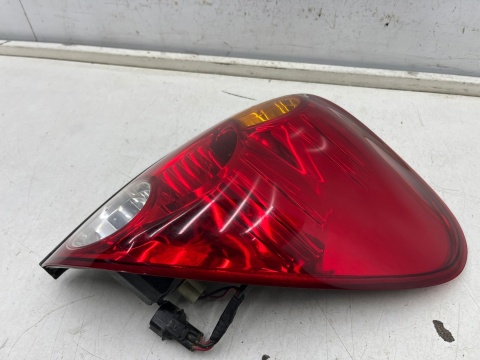 Lampa Mitsubishi L200 KA KB 05-15r. PRAWA tylna w błotnik oryginalna prawy tył EUROPA