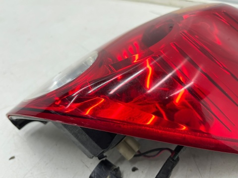 Lampa Mitsubishi L200 KA KB 05-15r. PRAWA tylna w błotnik oryginalna prawy tył EUROPA