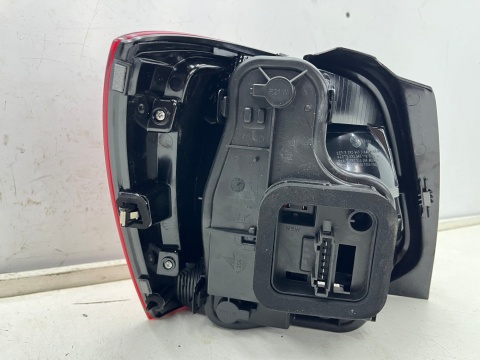 Lampa VW Polo V 6r 09-14r. NOWA prawa tylna w błotnik oryginalna prawy tył EUROPA