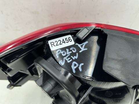 Lampa VW Polo V 6r 09-14r. NOWA prawa tylna w błotnik oryginalna prawy tył EUROPA