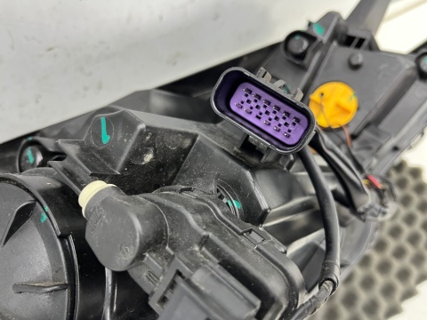 Lampa reflektor MG ZS I MG VS 17-19r.  lewa przednia soczewka + LED Europa oryginalna lewy przód 10266527 81051-110s40