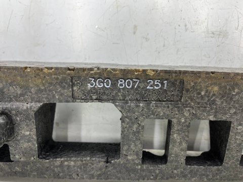 Absorber zderzaka VW Passat B8 14-17r. przednia belka pianka styropian przód 3g0807251