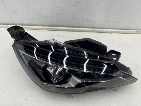 Lampa reflektor Peugeot 308 II T9 13-21r. PRAWA przednia FULL LED Europa prawy przód 9677832380