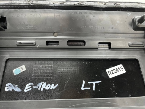 Listwa Audi Q4 e-tron Etron + Sportback 89b 21r.- lewa tylna listwa dolna drzwi lewy tył 89a853969a