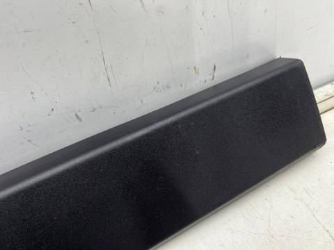 Listwa BMW X1 F48 15-22r. prawa tylna dolna nakładka drzwi prawy tył 7352094