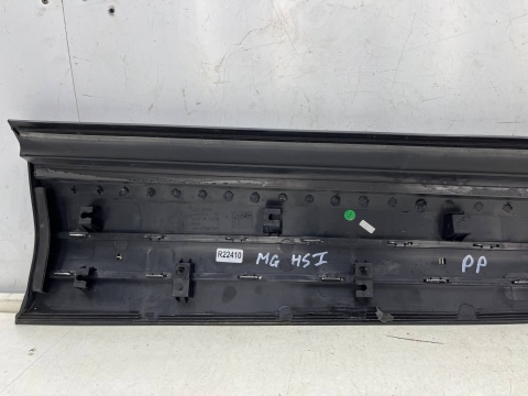 Listwa MG HS I EHS 18r.- prawa przednia dolna nakładka drzwi prawy przód chrom 10423725