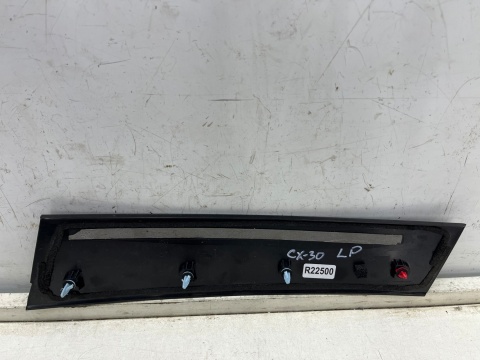 Listwa Mazda CX-30 CX30 19r.- LEWA przednia nakładka osłona słupka drzwi przednich lewy przód dgh950m21