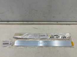 Nakładka progu Mini Cooper F55 5D Clubman F54 15-24r. NOWA lewa prawa przednia nakładka na listwe progową wewnętrzną z naklejką