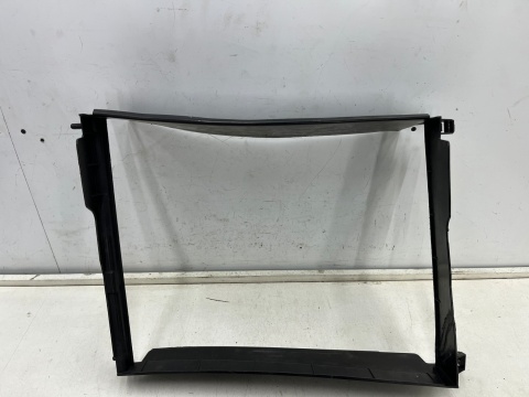 Osłona chłodnicy Dacia Dokker Lodgy 12-21r. kierownica powietrza pasa przedniego ramka mocowanie wlot atrapy 215595838r