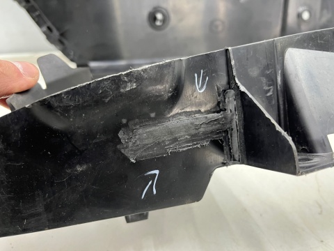 Osłona chłodnicy Mazda 3 IV BP 19r.- górna i dolna kierownica powietrza pasa przedniego wlot atrapy KPL bcka-507m1 bckc-50a21