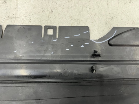 Osłona chłodnicy Peugeot 208 II 19r.- górna, dolna i prawa kierownica powietrza pasa przedniego 9828037080