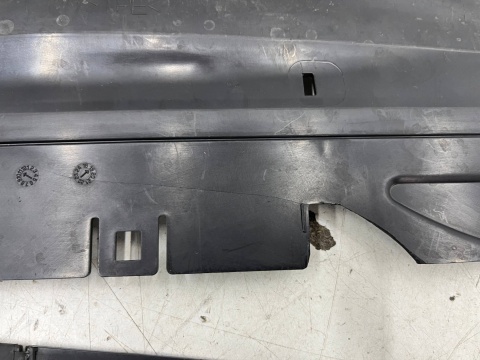 Osłona chłodnicy Peugeot 208 II 19r.- górna, dolna i prawa kierownica powietrza pasa przedniego 9828037080