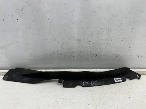 Osłona podwozia BMW E90 E91 M-pakiet 15-24r. prawa tylna osłona dolna uszczelka nadkola 7892698