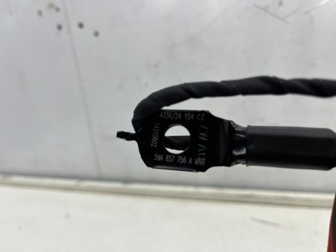 Pas bezpieczeństwa VW Tiguan II 5na T-Roc Audi Q2 Ateca Tarraco Kodiaq 16r.- NOWY prawy lewy przedni napinacz zapinka klamra